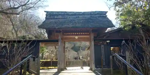 東慶寺の山門・神門