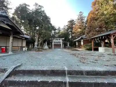 満賀里神社の{uncategorized: "未分類", other: "その他", undefined: "問題あり", building: "その他建物", grave: "お墓", sacred_gate: "鳥居", guardian: "狛犬", statue: "像", buddha: "仏像", history: "歴史", nature: "自然", garden: "庭園", animal: "動物", pagoda: "塔", temizu: "手水舎", mountain_gate: "山門・神門", sanctuary: "本殿・本堂", subordinate: "末社・摂社", art: "芸術", scenery: "景色", jizo: "地蔵", ema: "絵馬", goshuin: "御朱印", omikuji: "おみくじ", items: "授与品その他", amulet: "お守り", goshuincho: "御朱印帳", eats: "食事", festival: "お祭り", votive_dance: "神楽", shichigosan: "七五三参", wedding: "結婚式", experience: "体験その他", initially: "初詣", around: "周辺", anti_infection: "感染症対策"}