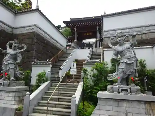 妙音寺の山門・神門