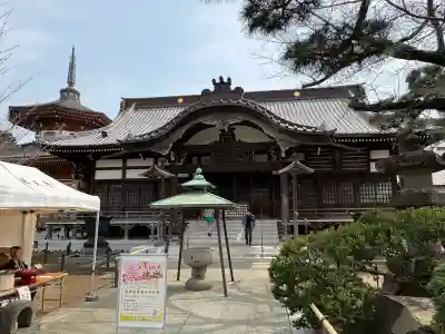 祐天寺の{uncategorized: "未分類", other: "その他", undefined: "問題あり", building: "その他建物", grave: "お墓", sacred_gate: "鳥居", guardian: "狛犬", statue: "像", buddha: "仏像", history: "歴史", nature: "自然", garden: "庭園", animal: "動物", pagoda: "塔", temizu: "手水舎", mountain_gate: "山門・神門", sanctuary: "本殿・本堂", subordinate: "末社・摂社", art: "芸術", scenery: "景色", jizo: "地蔵", ema: "絵馬", goshuin: "御朱印", omikuji: "おみくじ", items: "授与品その他", amulet: "お守り", goshuincho: "御朱印帳", eats: "食事", festival: "お祭り", votive_dance: "神楽", shichigosan: "七五三参", wedding: "結婚式", experience: "体験その他", initially: "初詣", around: "周辺", anti_infection: "感染症対策"}