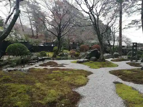 洞窟観音・徳明園・山徳記念館の庭園