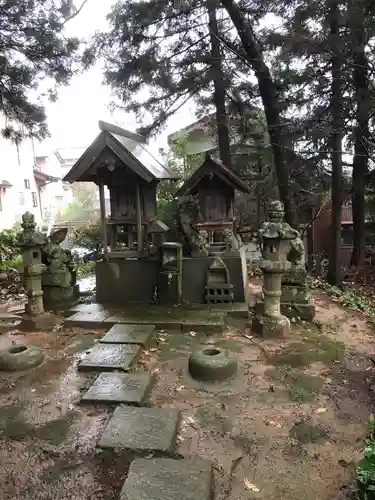 水玉稲荷神社の末社