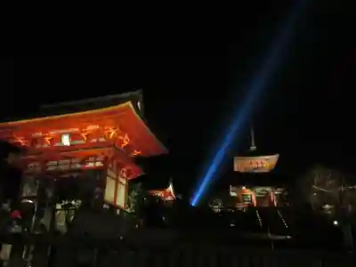 清水寺の山門・神門