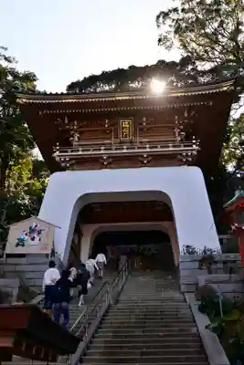 江島神社の山門・神門