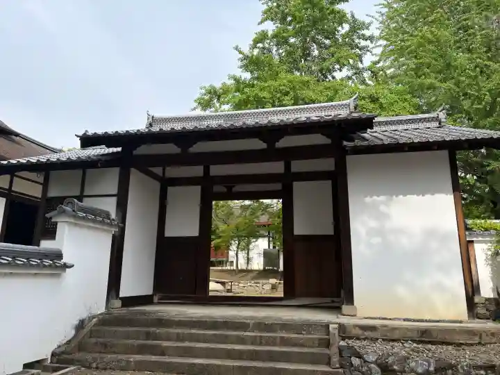 萬福寺の{uncategorized: "未分類", other: "その他", undefined: "問題あり", building: "その他建物", grave: "お墓", sacred_gate: "鳥居", guardian: "狛犬", statue: "像", buddha: "仏像", history: "歴史", nature: "自然", garden: "庭園", animal: "動物", pagoda: "塔", temizu: "手水舎", mountain_gate: "山門・神門", sanctuary: "本殿・本堂", subordinate: "末社・摂社", art: "芸術", scenery: "景色", jizo: "地蔵", ema: "絵馬", goshuin: "御朱印", omikuji: "おみくじ", items: "授与品その他", amulet: "お守り", goshuincho: "御朱印帳", eats: "食事", festival: "お祭り", votive_dance: "神楽", shichigosan: "七五三参", wedding: "結婚式", experience: "体験その他", initially: "初詣", around: "周辺", anti_infection: "感染症対策"}