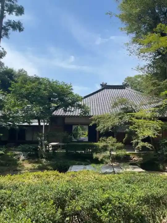 明月院の{uncategorized: "未分類", other: "その他", undefined: "問題あり", building: "その他建物", grave: "お墓", sacred_gate: "鳥居", guardian: "狛犬", statue: "像", buddha: "仏像", history: "歴史", nature: "自然", garden: "庭園", animal: "動物", pagoda: "塔", temizu: "手水舎", mountain_gate: "山門・神門", sanctuary: "本殿・本堂", subordinate: "末社・摂社", art: "芸術", scenery: "景色", jizo: "地蔵", ema: "絵馬", goshuin: "御朱印", omikuji: "おみくじ", items: "授与品その他", amulet: "お守り", goshuincho: "御朱印帳", eats: "食事", festival: "お祭り", votive_dance: "神楽", shichigosan: "七五三参", wedding: "結婚式", experience: "体験その他", initially: "初詣", around: "周辺", anti_infection: "感染症対策"}