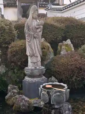 東光寺の{uncategorized: "未分類", other: "その他", undefined: "問題あり", building: "その他建物", grave: "お墓", sacred_gate: "鳥居", guardian: "狛犬", statue: "像", buddha: "仏像", history: "歴史", nature: "自然", garden: "庭園", animal: "動物", pagoda: "塔", temizu: "手水舎", mountain_gate: "山門・神門", sanctuary: "本殿・本堂", subordinate: "末社・摂社", art: "芸術", scenery: "景色", jizo: "地蔵", ema: "絵馬", goshuin: "御朱印", omikuji: "おみくじ", items: "授与品その他", amulet: "お守り", goshuincho: "御朱印帳", eats: "食事", festival: "お祭り", votive_dance: "神楽", shichigosan: "七五三参", wedding: "結婚式", experience: "体験その他", initially: "初詣", around: "周辺", anti_infection: "感染症対策"}