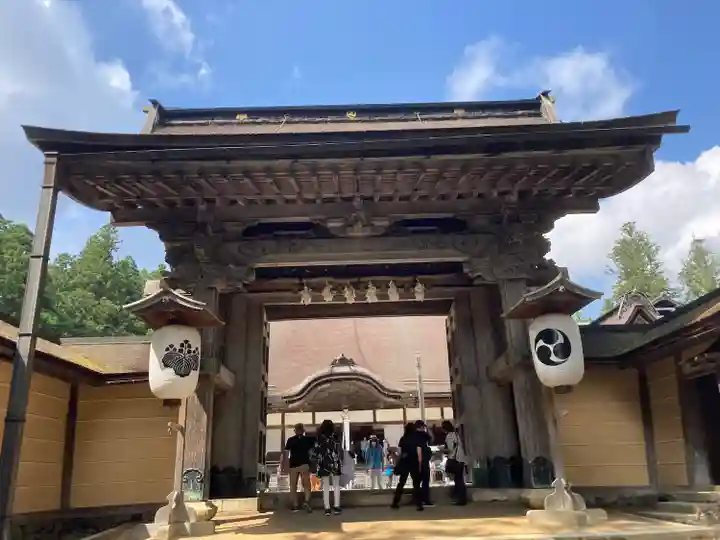 高野山金剛峯寺の山門・神門
