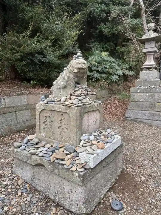 大洗磯前神社の{uncategorized: "未分類", other: "その他", undefined: "問題あり", building: "その他建物", grave: "お墓", sacred_gate: "鳥居", guardian: "狛犬", statue: "像", buddha: "仏像", history: "歴史", nature: "自然", garden: "庭園", animal: "動物", pagoda: "塔", temizu: "手水舎", mountain_gate: "山門・神門", sanctuary: "本殿・本堂", subordinate: "末社・摂社", art: "芸術", scenery: "景色", jizo: "地蔵", ema: "絵馬", goshuin: "御朱印", omikuji: "おみくじ", items: "授与品その他", amulet: "お守り", goshuincho: "御朱印帳", eats: "食事", festival: "お祭り", votive_dance: "神楽", shichigosan: "七五三参", wedding: "結婚式", experience: "体験その他", initially: "初詣", around: "周辺", anti_infection: "感染症対策"}