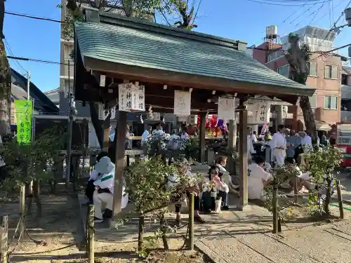 衣手神社の{uncategorized: "未分類", other: "その他", undefined: "問題あり", building: "その他建物", grave: "お墓", sacred_gate: "鳥居", guardian: "狛犬", statue: "像", buddha: "仏像", history: "歴史", nature: "自然", garden: "庭園", animal: "動物", pagoda: "塔", temizu: "手水舎", mountain_gate: "山門・神門", sanctuary: "本殿・本堂", subordinate: "末社・摂社", art: "芸術", scenery: "景色", jizo: "地蔵", ema: "絵馬", goshuin: "御朱印", omikuji: "おみくじ", items: "授与品その他", amulet: "お守り", goshuincho: "御朱印帳", eats: "食事", festival: "お祭り", votive_dance: "神楽", shichigosan: "七五三参", wedding: "結婚式", experience: "体験その他", initially: "初詣", around: "周辺", anti_infection: "感染症対策"}
