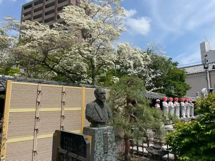 石上寺の{uncategorized: "未分類", other: "その他", undefined: "問題あり", building: "その他建物", grave: "お墓", sacred_gate: "鳥居", guardian: "狛犬", statue: "像", buddha: "仏像", history: "歴史", nature: "自然", garden: "庭園", animal: "動物", pagoda: "塔", temizu: "手水舎", mountain_gate: "山門・神門", sanctuary: "本殿・本堂", subordinate: "末社・摂社", art: "芸術", scenery: "景色", jizo: "地蔵", ema: "絵馬", goshuin: "御朱印", omikuji: "おみくじ", items: "授与品その他", amulet: "お守り", goshuincho: "御朱印帳", eats: "食事", festival: "お祭り", votive_dance: "神楽", shichigosan: "七五三参", wedding: "結婚式", experience: "体験その他", initially: "初詣", around: "周辺", anti_infection: "感染症対策"}