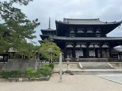 法隆寺の本殿・本堂