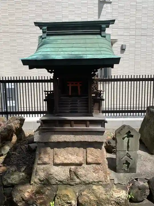 天王坊稲荷神社の末社・摂社