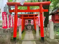 連理稲荷神社の{uncategorized: "未分類", other: "その他", undefined: "問題あり", building: "その他建物", grave: "お墓", sacred_gate: "鳥居", guardian: "狛犬", statue: "像", buddha: "仏像", history: "歴史", nature: "自然", garden: "庭園", animal: "動物", pagoda: "塔", temizu: "手水舎", mountain_gate: "山門・神門", sanctuary: "本殿・本堂", subordinate: "末社・摂社", art: "芸術", scenery: "景色", jizo: "地蔵", ema: "絵馬", goshuin: "御朱印", omikuji: "おみくじ", items: "授与品その他", amulet: "お守り", goshuincho: "御朱印帳", eats: "食事", festival: "お祭り", votive_dance: "神楽", shichigosan: "七五三参", wedding: "結婚式", experience: "体験その他", initially: "初詣", around: "周辺", anti_infection: "感染症対策"}