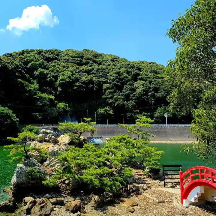 猪鼻湖神社(静岡県)