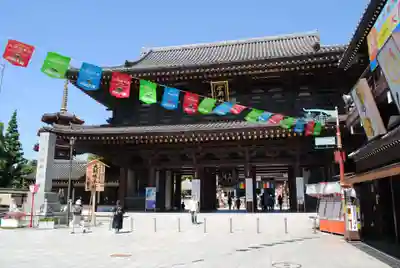 川崎大師（平間寺）の山門・神門