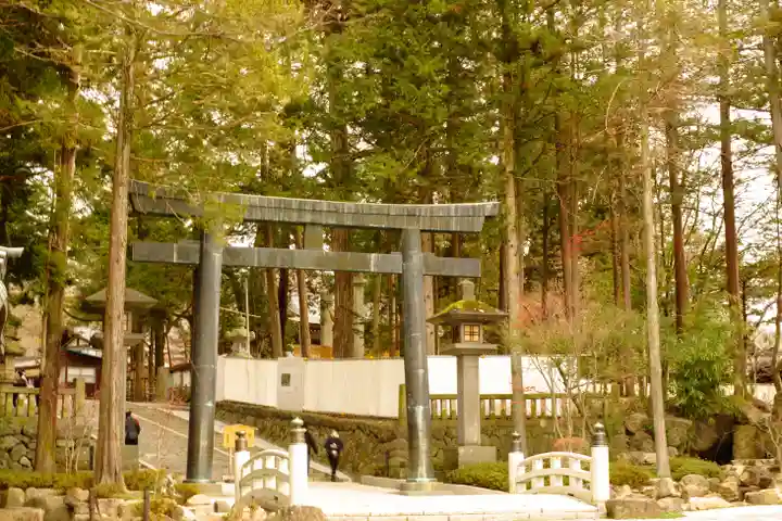 諏訪大社下社秋宮(長野県)