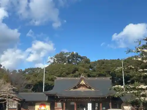 砥鹿神社（里宮）の{uncategorized: "未分類", other: "その他", undefined: "問題あり", building: "その他建物", grave: "お墓", sacred_gate: "鳥居", guardian: "狛犬", statue: "像", buddha: "仏像", history: "歴史", nature: "自然", garden: "庭園", animal: "動物", pagoda: "塔", temizu: "手水舎", mountain_gate: "山門・神門", sanctuary: "本殿・本堂", subordinate: "末社・摂社", art: "芸術", scenery: "景色", jizo: "地蔵", ema: "絵馬", goshuin: "御朱印", omikuji: "おみくじ", items: "授与品その他", amulet: "お守り", goshuincho: "御朱印帳", eats: "食事", festival: "お祭り", votive_dance: "神楽", shichigosan: "七五三参", wedding: "結婚式", experience: "体験その他", initially: "初詣", around: "周辺", anti_infection: "感染症対策"}