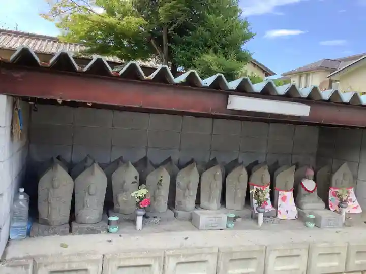 岩野八幡社の地蔵