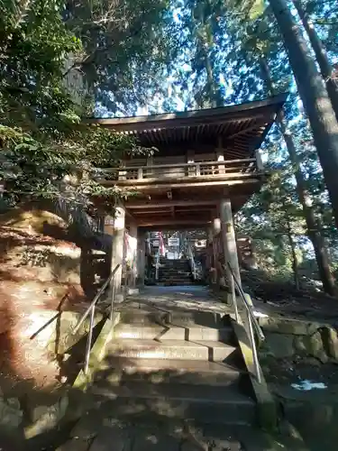 鷲子山上神社の山門・神門