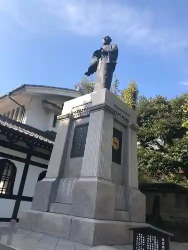 泉岳寺の像