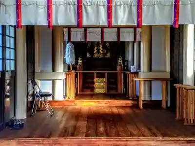 坂折社の本殿・本堂