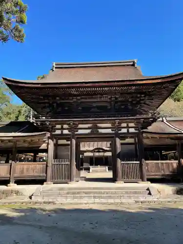 油日神社の山門