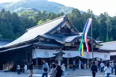 彌彦神社の本殿・本堂