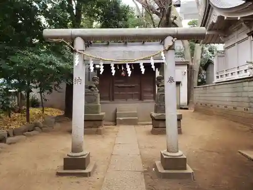 神明氷川神社の鳥居