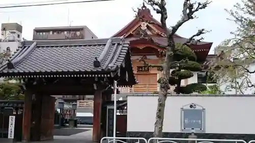 重願寺の山門