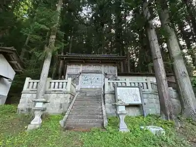野平神社の{uncategorized: "未分類", other: "その他", undefined: "問題あり", building: "その他建物", grave: "お墓", sacred_gate: "鳥居", guardian: "狛犬", statue: "像", buddha: "仏像", history: "歴史", nature: "自然", garden: "庭園", animal: "動物", pagoda: "塔", temizu: "手水舎", mountain_gate: "山門・神門", sanctuary: "本殿・本堂", subordinate: "末社・摂社", art: "芸術", scenery: "景色", jizo: "地蔵", ema: "絵馬", goshuin: "御朱印", omikuji: "おみくじ", items: "授与品その他", amulet: "お守り", goshuincho: "御朱印帳", eats: "食事", festival: "お祭り", votive_dance: "神楽", shichigosan: "七五三参", wedding: "結婚式", experience: "体験その他", initially: "初詣", around: "周辺", anti_infection: "感染症対策"}