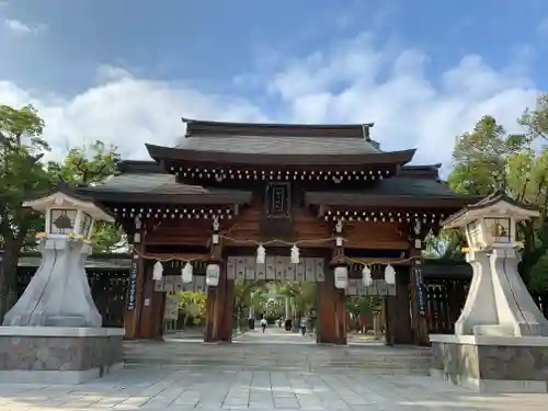 湊川神社の山門