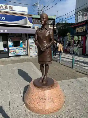 題経寺（柴又帝釈天）の像