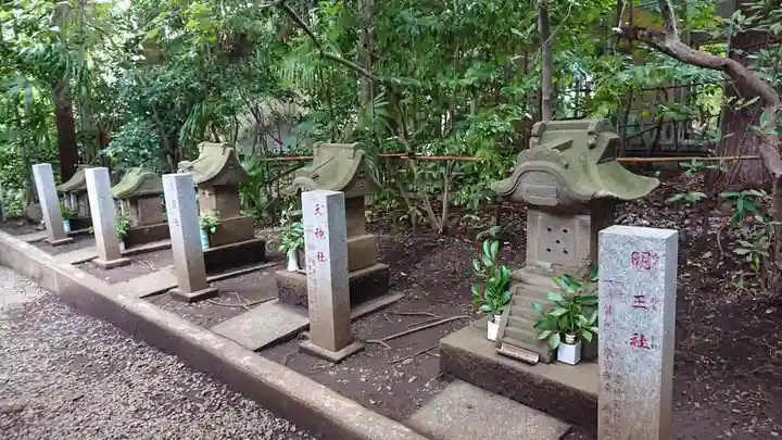 座間神社の末社・摂社