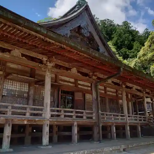 青岸渡寺の本殿・本堂
