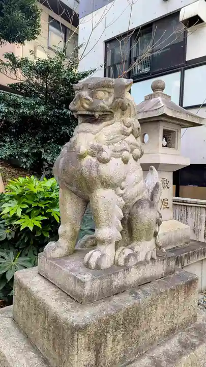 白金氷川神社の狛犬