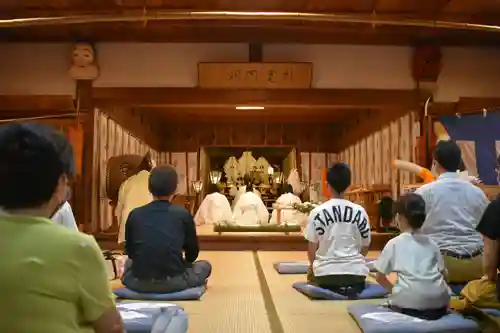 賀羅加波神社の本殿