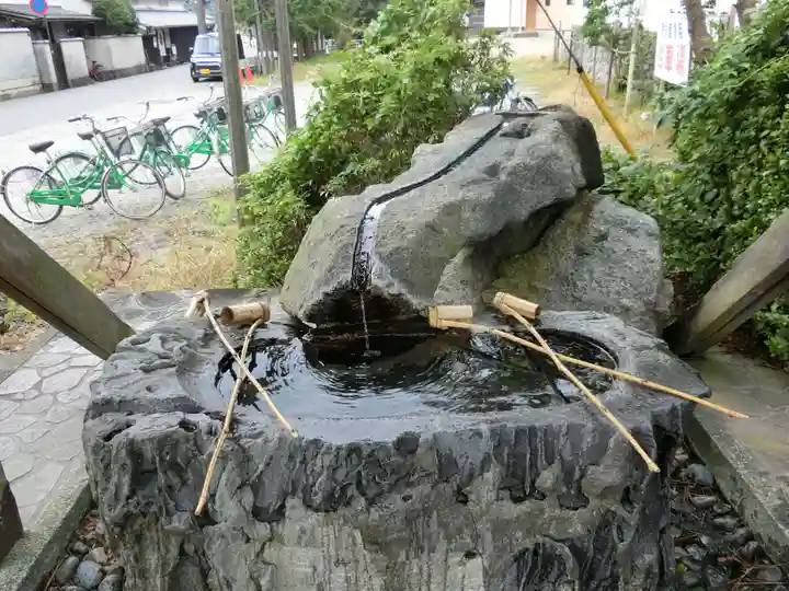 飛鳥坐神社の手水舎
