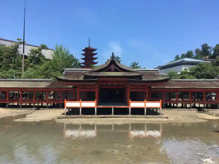 厳島神社の本殿・本堂