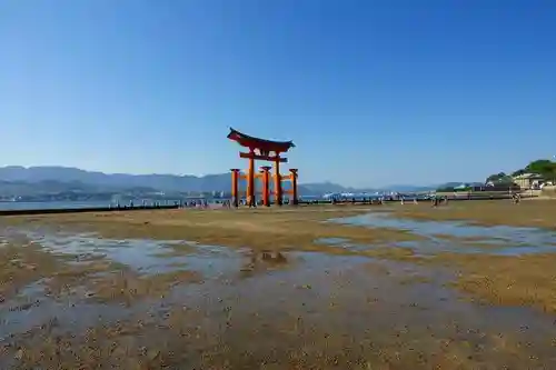 厳島神社の鳥居