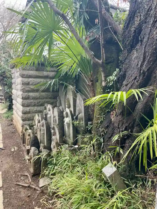 誓閑寺の{uncategorized: "未分類", other: "その他", undefined: "問題あり", building: "その他建物", grave: "お墓", sacred_gate: "鳥居", guardian: "狛犬", statue: "像", buddha: "仏像", history: "歴史", nature: "自然", garden: "庭園", animal: "動物", pagoda: "塔", temizu: "手水舎", mountain_gate: "山門・神門", sanctuary: "本殿・本堂", subordinate: "末社・摂社", art: "芸術", scenery: "景色", jizo: "地蔵", ema: "絵馬", goshuin: "御朱印", omikuji: "おみくじ", items: "授与品その他", amulet: "お守り", goshuincho: "御朱印帳", eats: "食事", festival: "お祭り", votive_dance: "神楽", shichigosan: "七五三参", wedding: "結婚式", experience: "体験その他", initially: "初詣", around: "周辺", anti_infection: "感染症対策"}