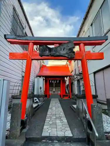 伏見大漁稲荷神社の{uncategorized: "未分類", other: "その他", undefined: "問題あり", building: "その他建物", grave: "お墓", sacred_gate: "鳥居", guardian: "狛犬", statue: "像", buddha: "仏像", history: "歴史", nature: "自然", garden: "庭園", animal: "動物", pagoda: "塔", temizu: "手水舎", mountain_gate: "山門・神門", sanctuary: "本殿・本堂", subordinate: "末社・摂社", art: "芸術", scenery: "景色", jizo: "地蔵", ema: "絵馬", goshuin: "御朱印", omikuji: "おみくじ", items: "授与品その他", amulet: "お守り", goshuincho: "御朱印帳", eats: "食事", festival: "お祭り", votive_dance: "神楽", shichigosan: "七五三参", wedding: "結婚式", experience: "体験その他", initially: "初詣", around: "周辺", anti_infection: "感染症対策"}