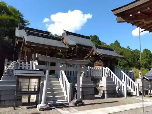 稲荷神社・白山神社の本殿・本堂