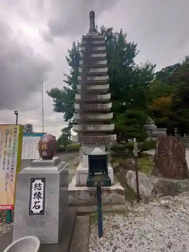 寺岡山元三大師の塔