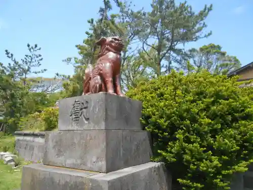 神明社の狛犬