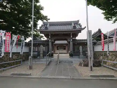 医王寺の山門