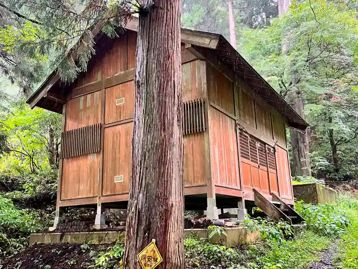 須波阿湏疑神社の建物その他