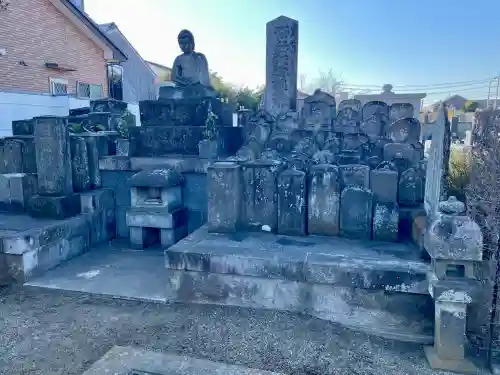 宝輪寺の{uncategorized: "未分類", other: "その他", undefined: "問題あり", building: "その他建物", grave: "お墓", sacred_gate: "鳥居", guardian: "狛犬", statue: "像", buddha: "仏像", history: "歴史", nature: "自然", garden: "庭園", animal: "動物", pagoda: "塔", temizu: "手水舎", mountain_gate: "山門・神門", sanctuary: "本殿・本堂", subordinate: "末社・摂社", art: "芸術", scenery: "景色", jizo: "地蔵", ema: "絵馬", goshuin: "御朱印", omikuji: "おみくじ", items: "授与品その他", amulet: "お守り", goshuincho: "御朱印帳", eats: "食事", festival: "お祭り", votive_dance: "神楽", shichigosan: "七五三参", wedding: "結婚式", experience: "体験その他", initially: "初詣", around: "周辺", anti_infection: "感染症対策"}