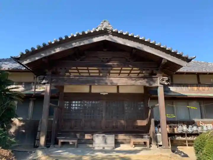 勝隆寺の本殿・本堂