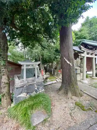 花山稲荷神社の末社・摂社